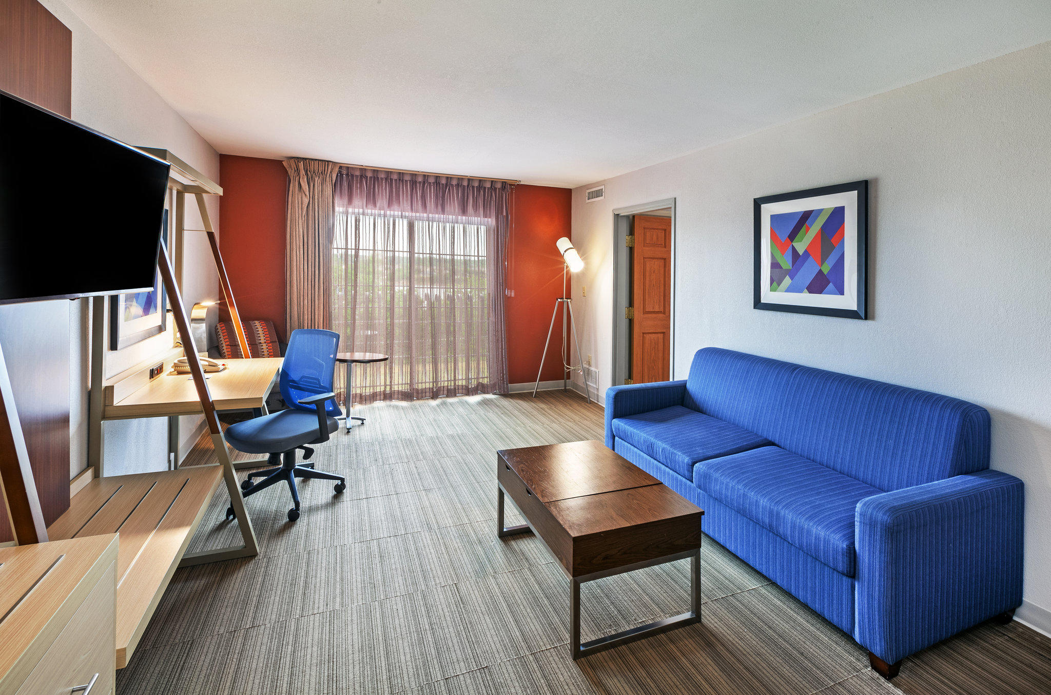 Holiday Inn Express & Suites Jenks Photo