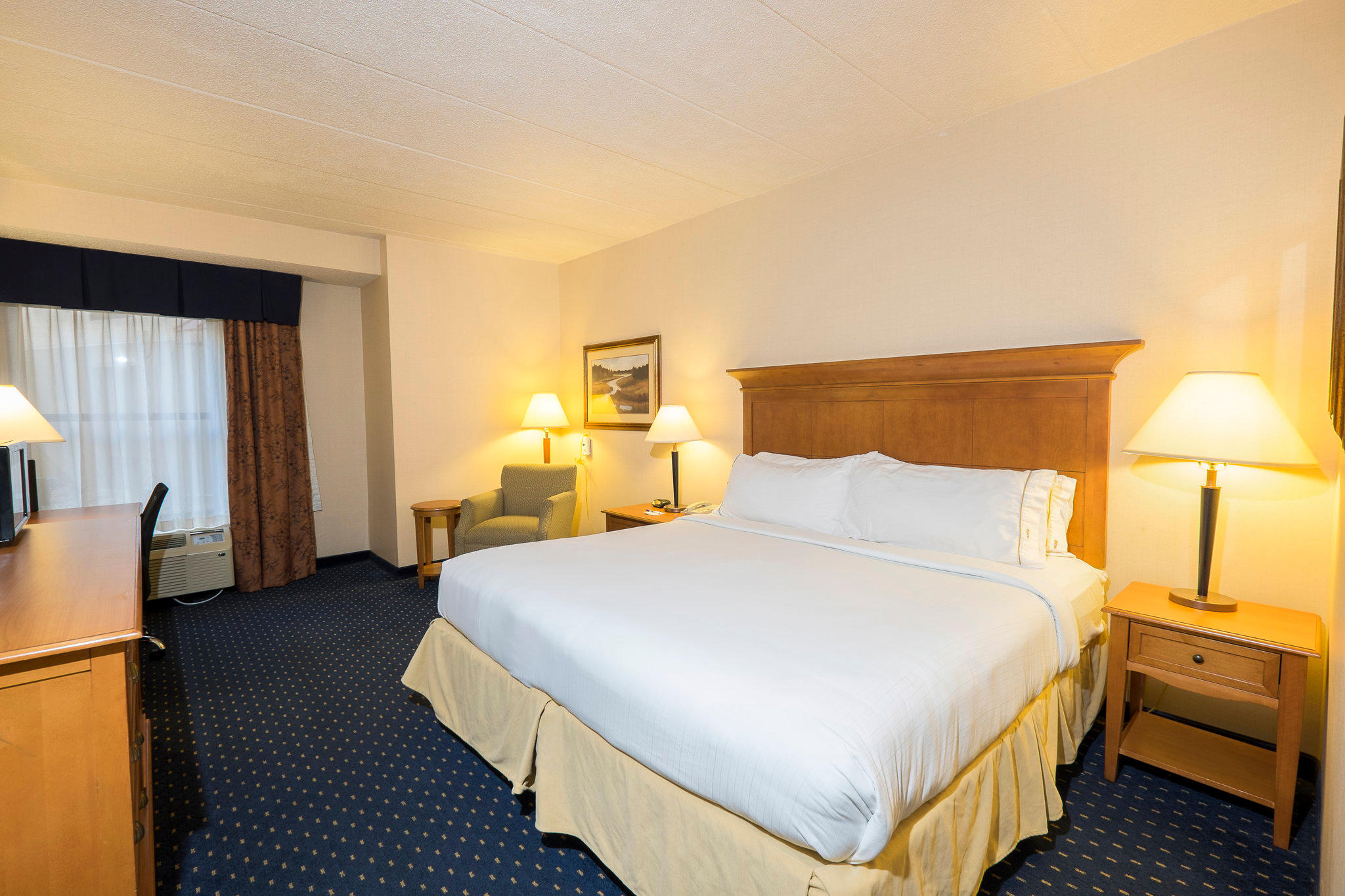 Holiday Inn Express & Suites Waynesboro-Route 340 Photo