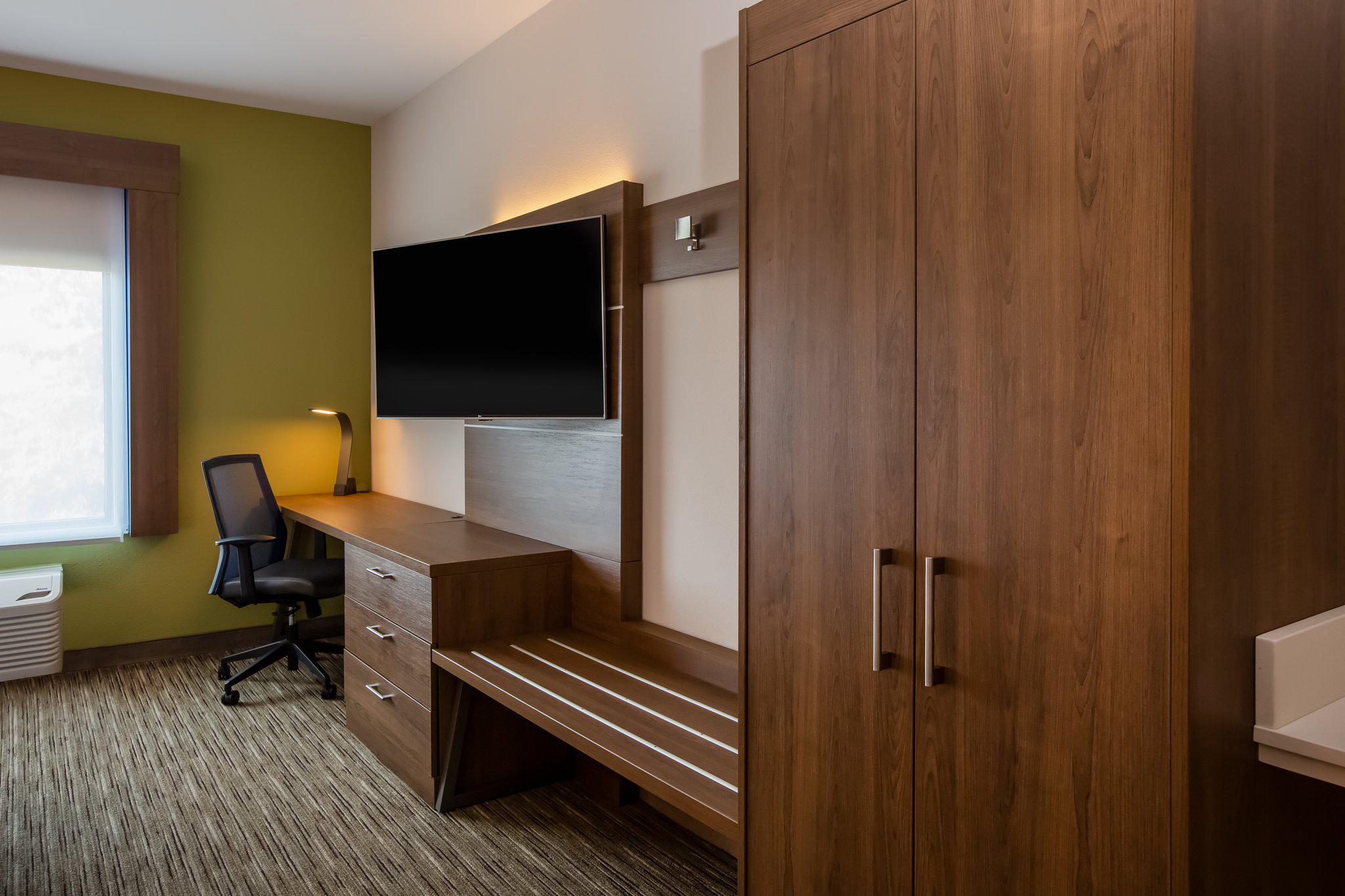 Holiday Inn Express & Suites Atlanta Southwest-Fairburn Photo