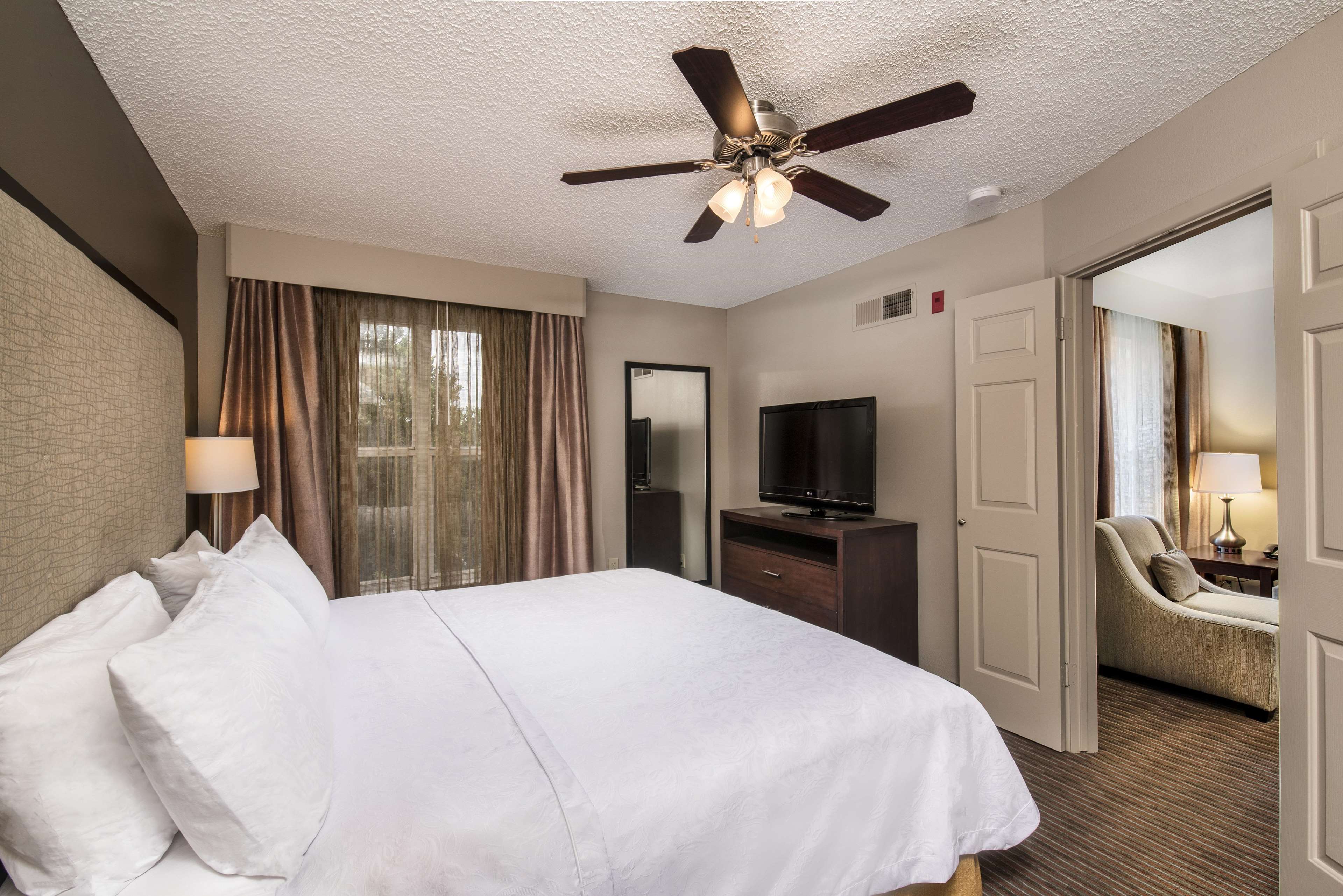 Homewood Suites by Hilton Austin-South/Airport Photo