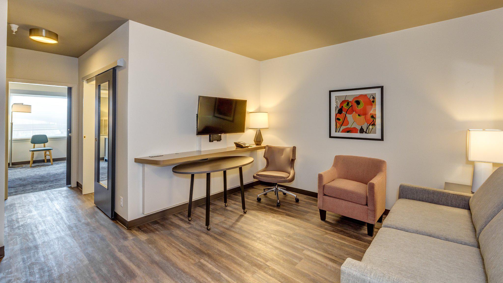 Holiday Inn & Suites Bellingham Photo