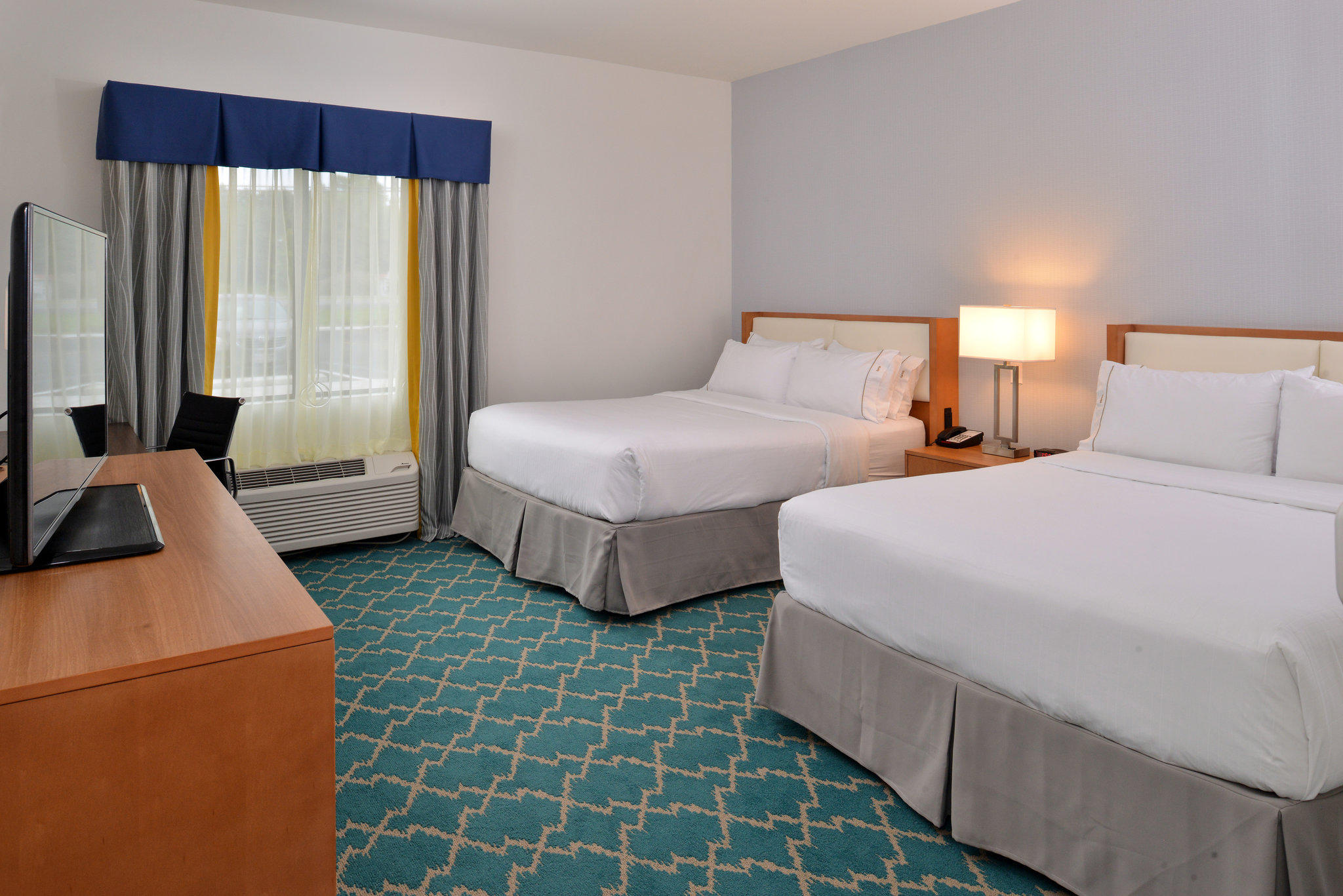 Holiday Inn Express & Suites West Ocean City Photo