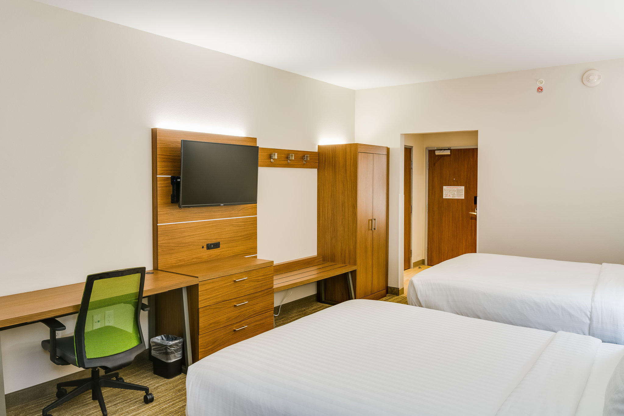 Holiday Inn Express & Suites Russellville Photo