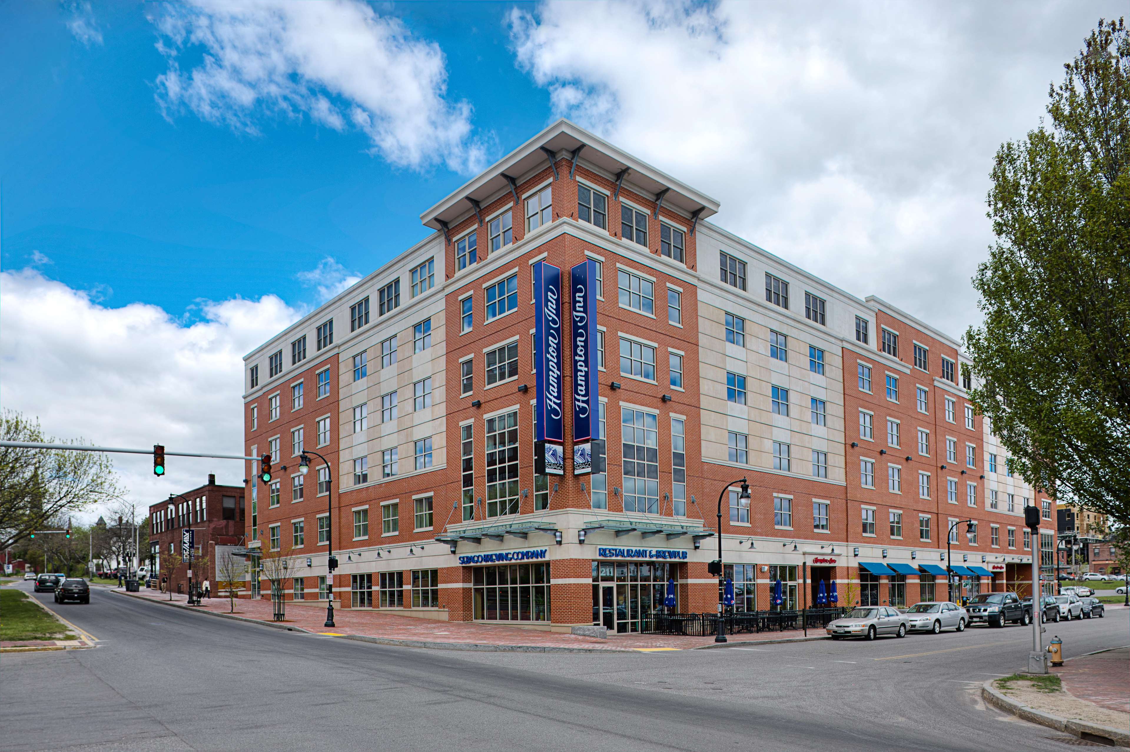 Hampton Inn Portland Downtown - Waterfront Photo