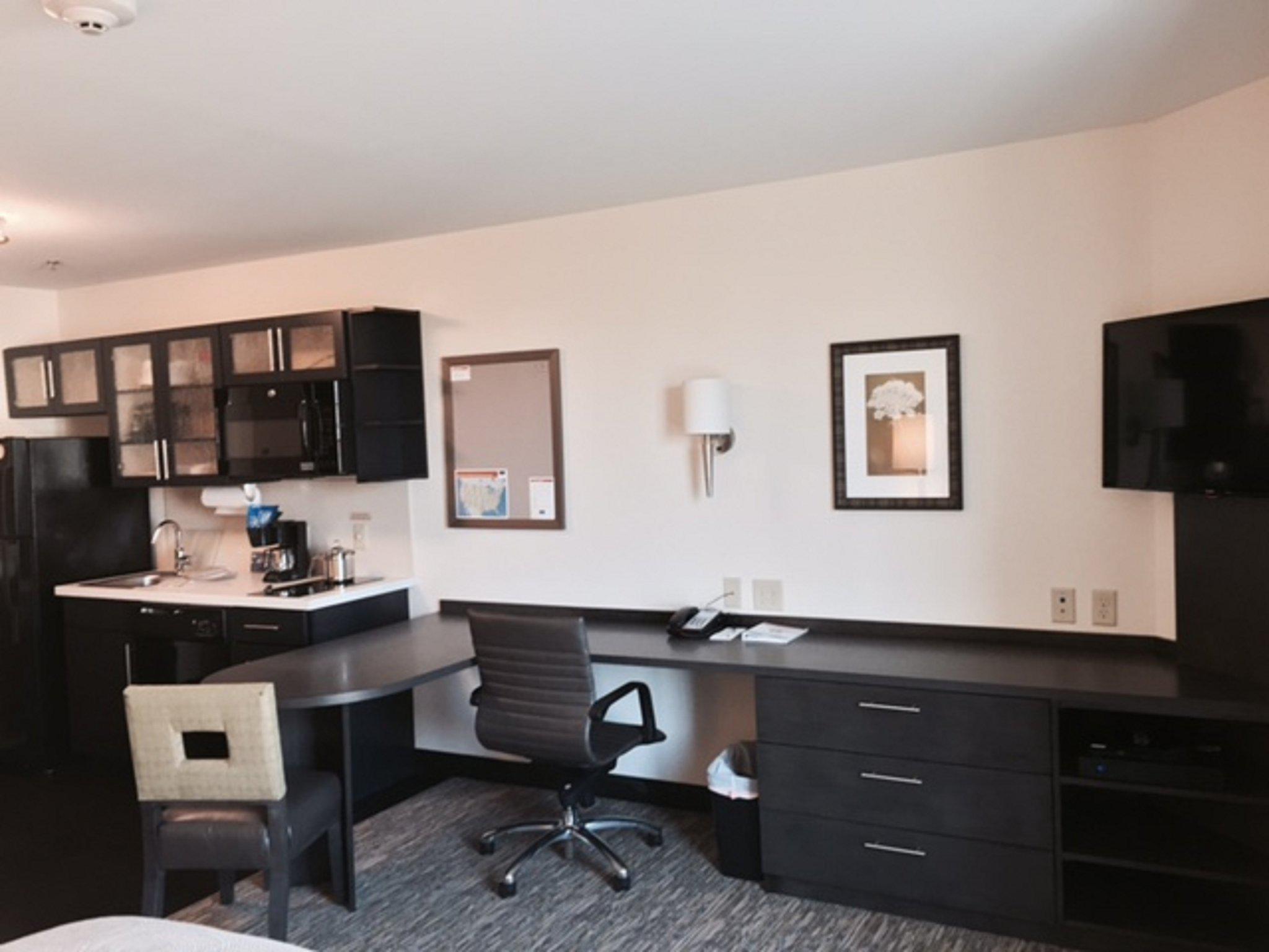 Candlewood Suites Youngstown West - Austintown Photo