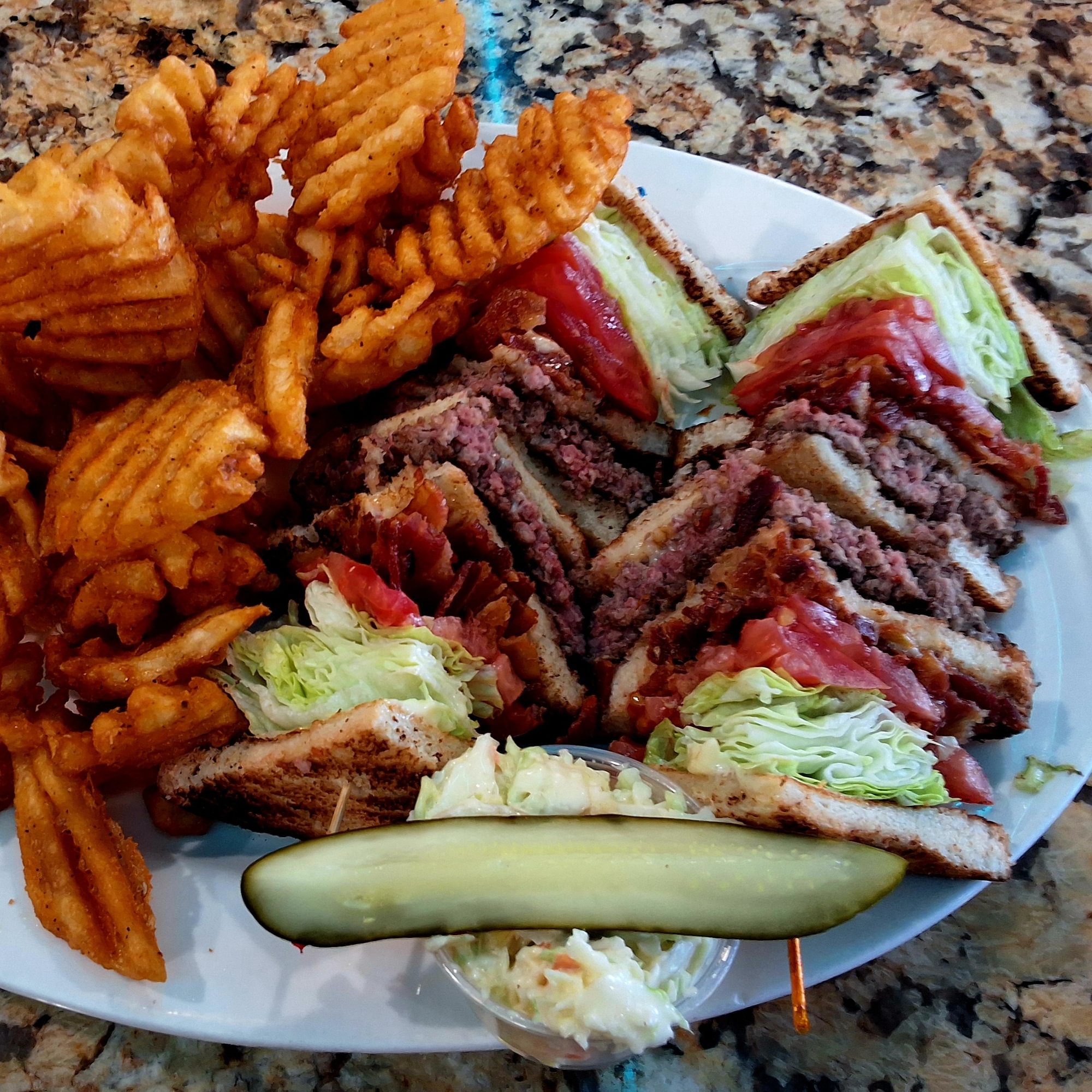 Hamburger Club Sandwich