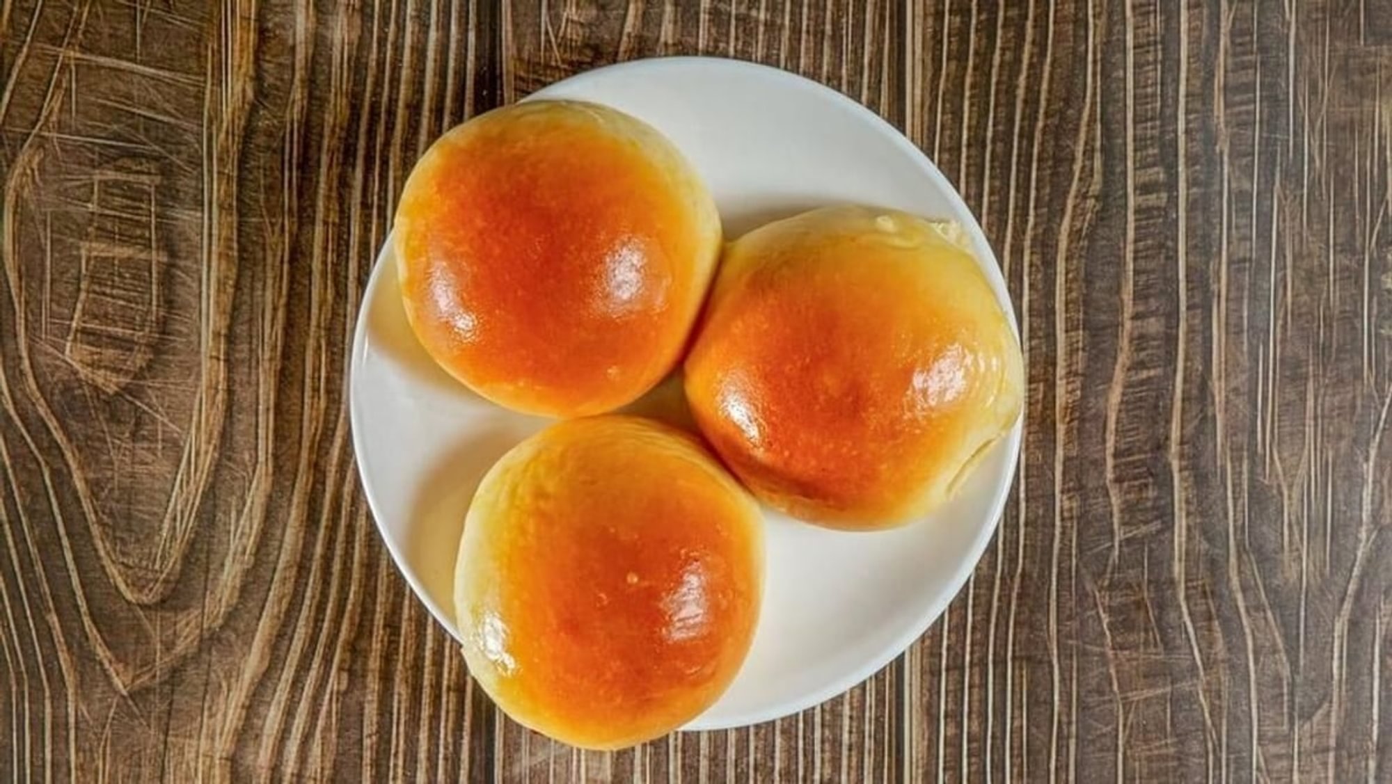 Baked BBQ Pork Bun / 蜜汁焗叉燒包