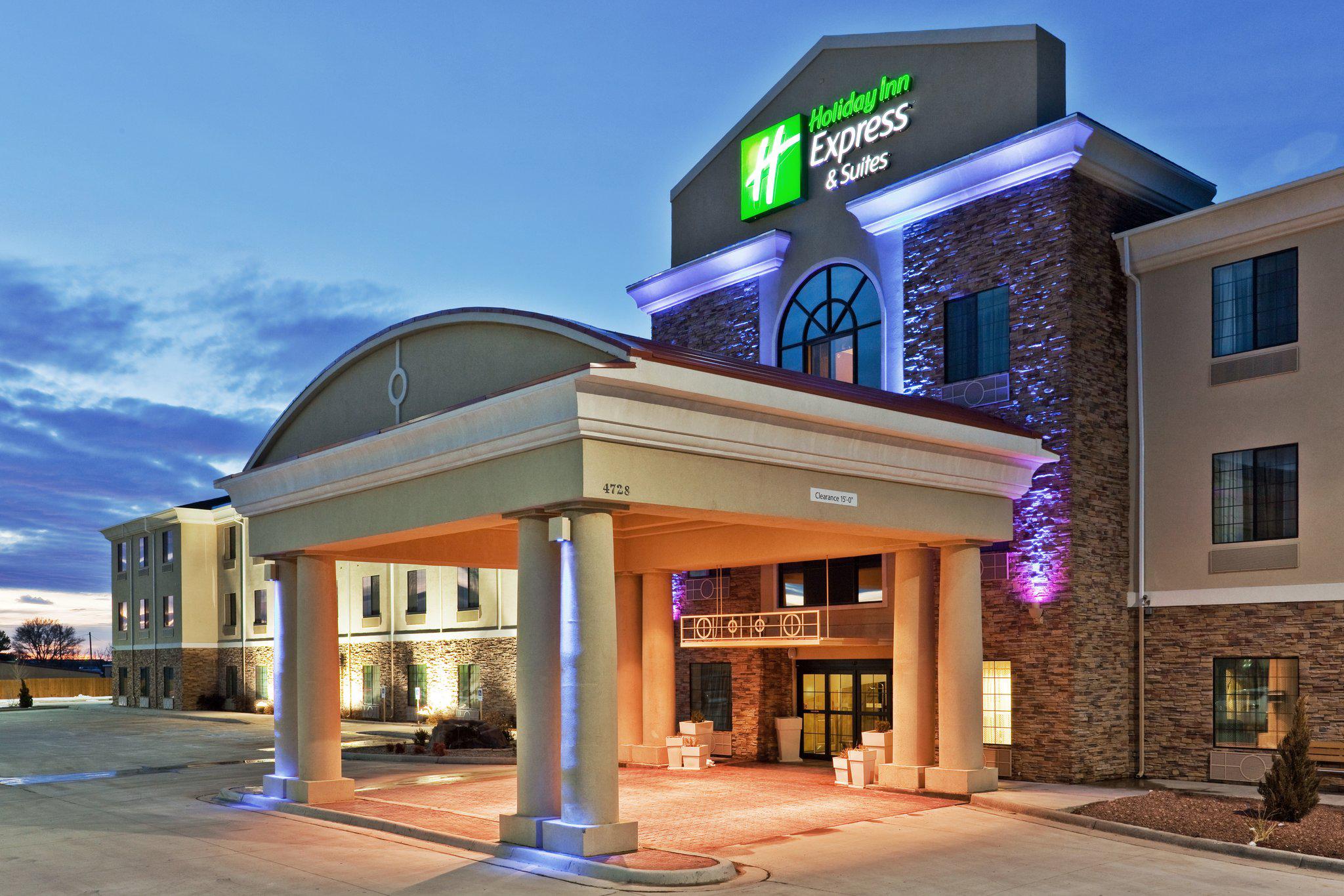 Holiday Inn Express & Suites Clovis Photo