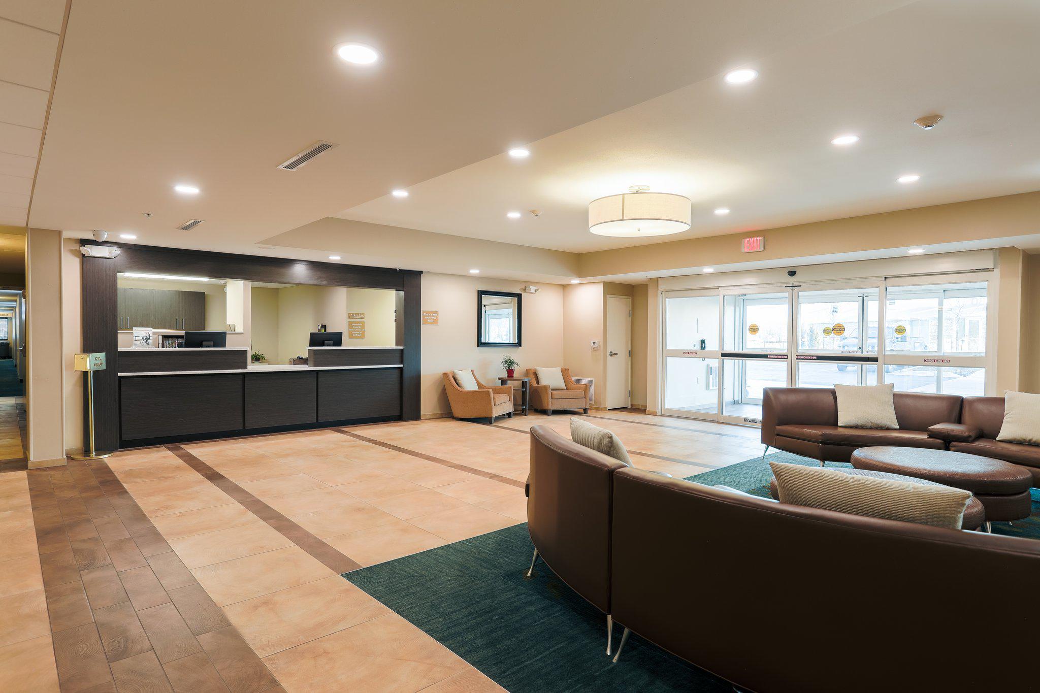 Candlewood Suites Lenexa - Overland Park Area Photo