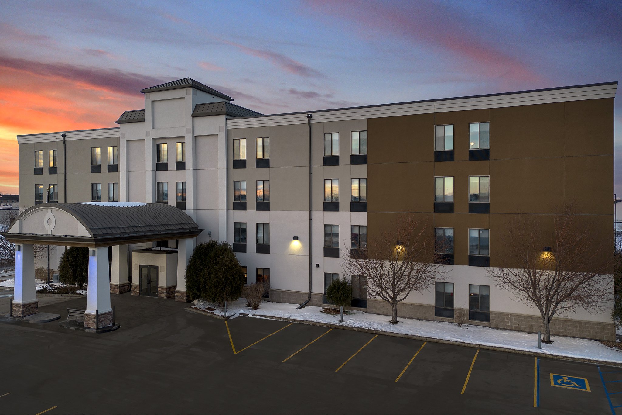 Holiday Inn Express Fargo-West Acres by IHG Image