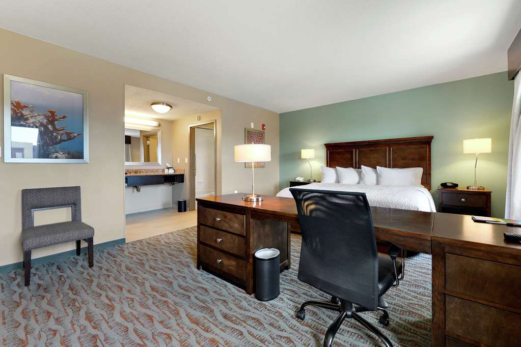Hampton Inn & Suites Gulfport I-10 Image