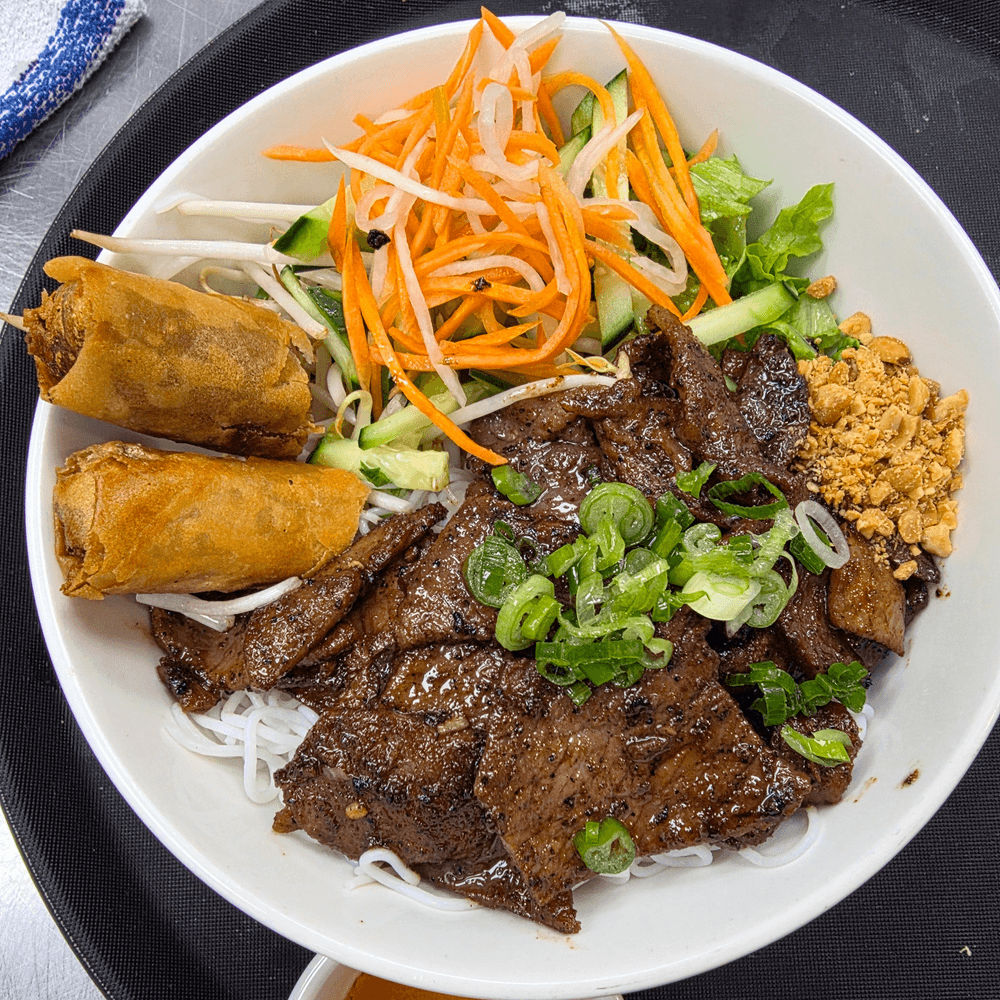 D3. Bún Bò Nướng / Chargrilled Beef Vermicelli