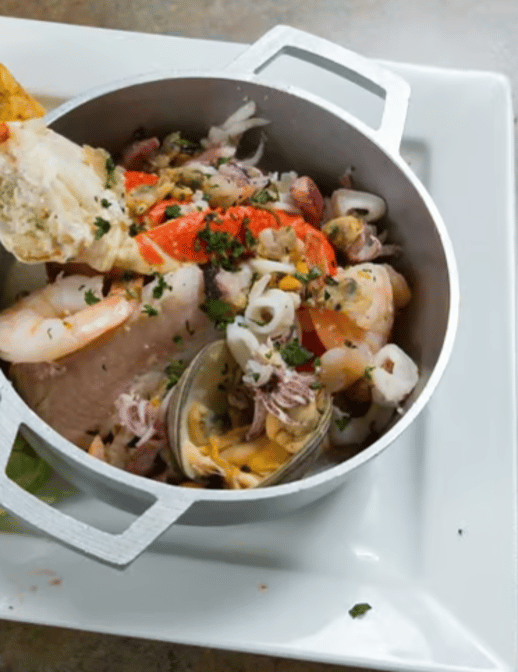 Mariscos Al Ajillo / Al Ajillo Seafood