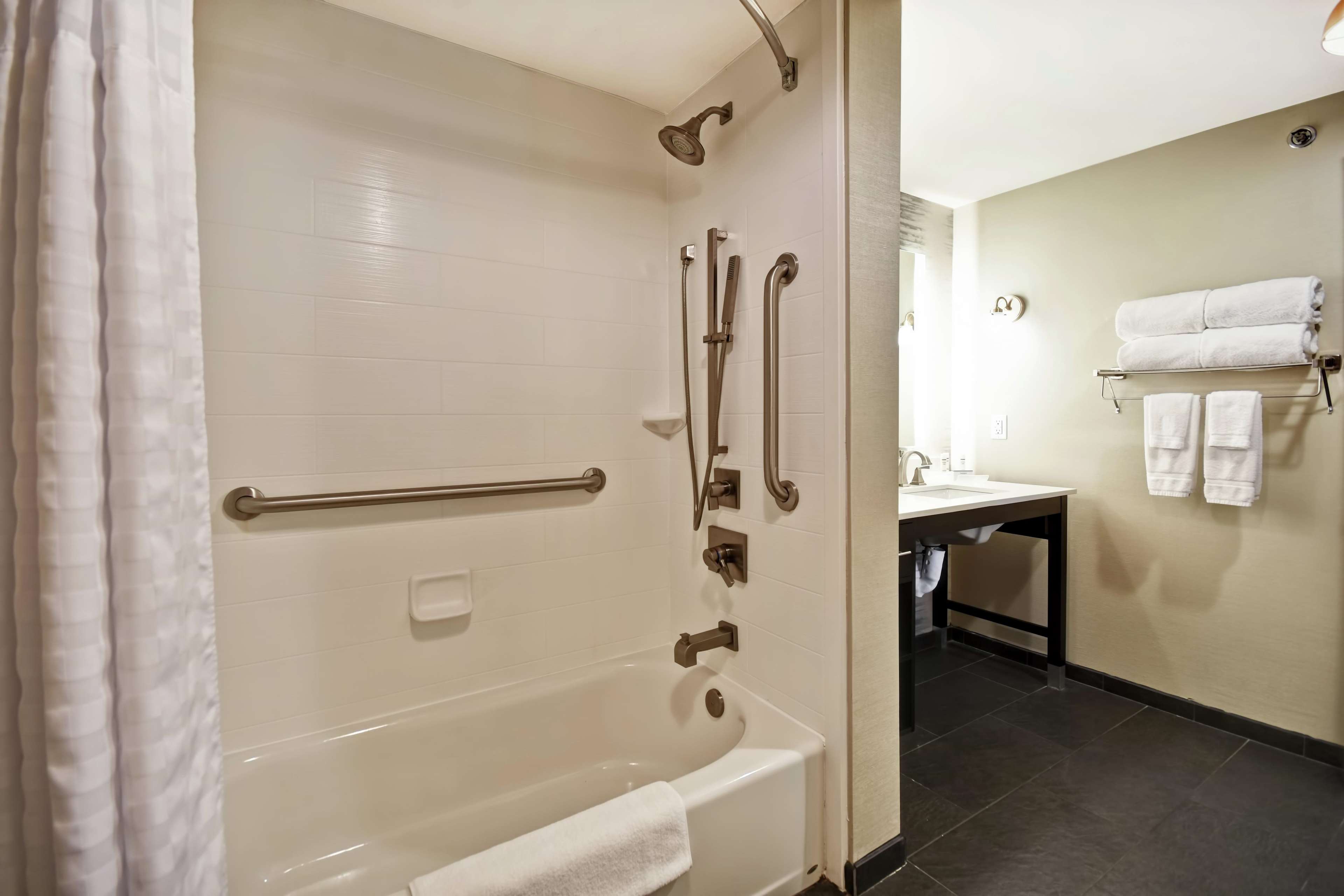 Homewood Suites by Hilton Dallas/Arlington South Photo