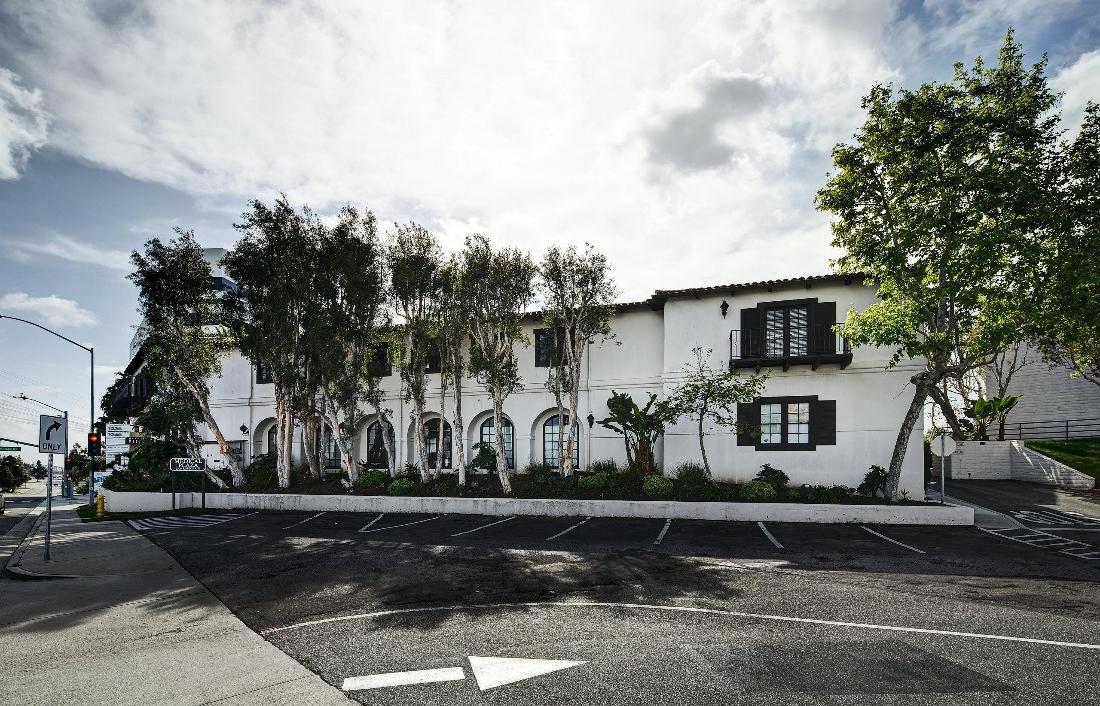 Modern American Dentistry - Manhattan Beach Photo