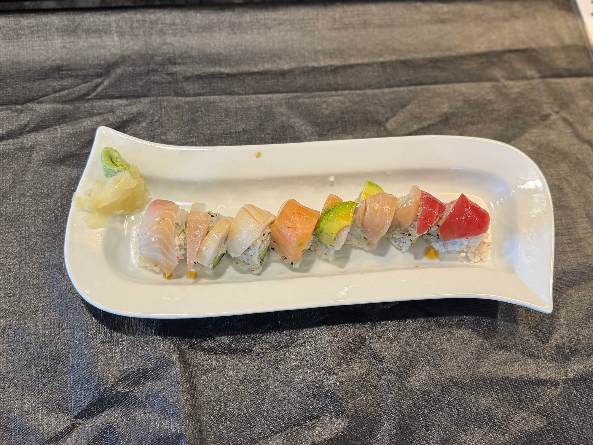 Rainbow Roll (8pcs)