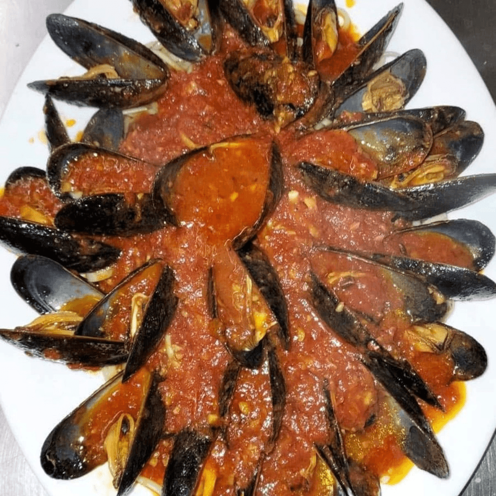 Mussels Over Linguine