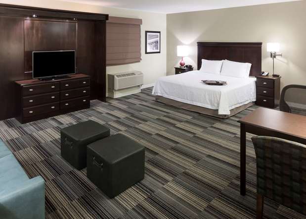 Images Hampton Inn & Suites Omaha-Downtown