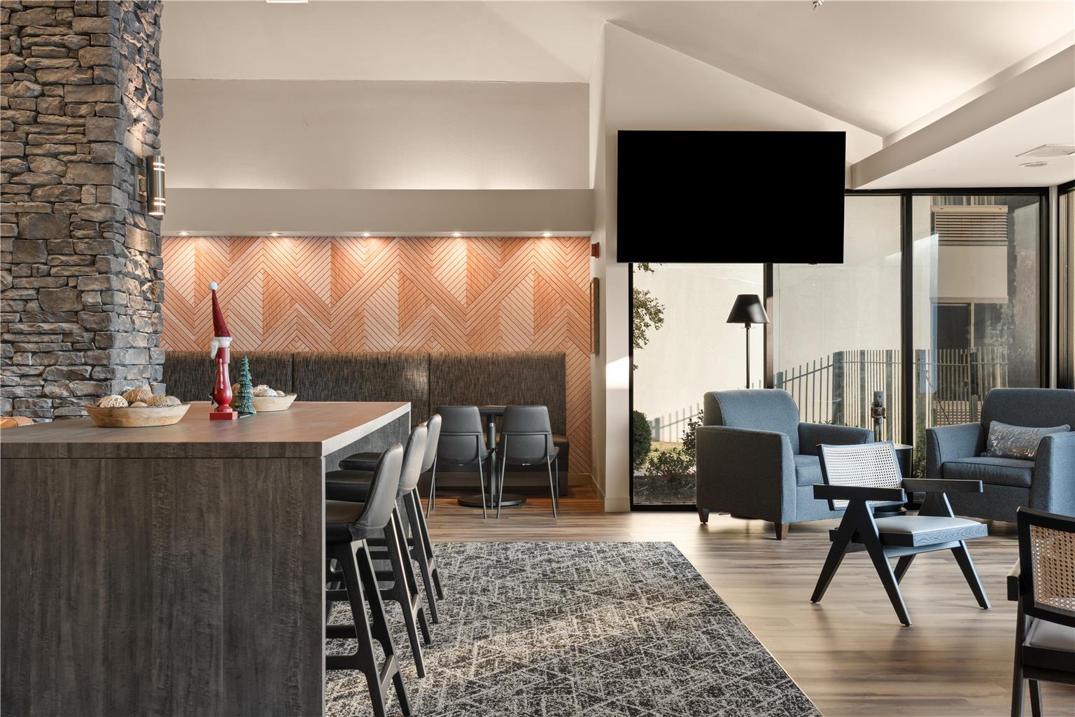 Best Western Courtview Hotel Image