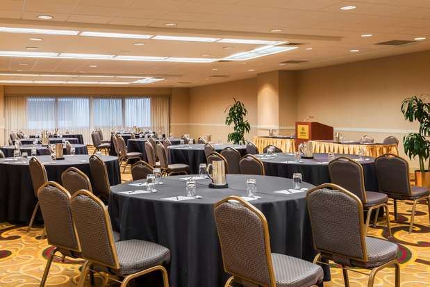 Images Hilton Indianapolis Hotel & Suites