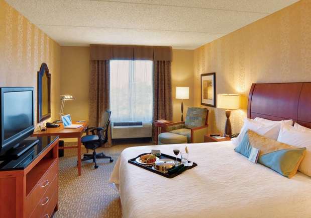 Images Hilton Garden Inn Lakewood