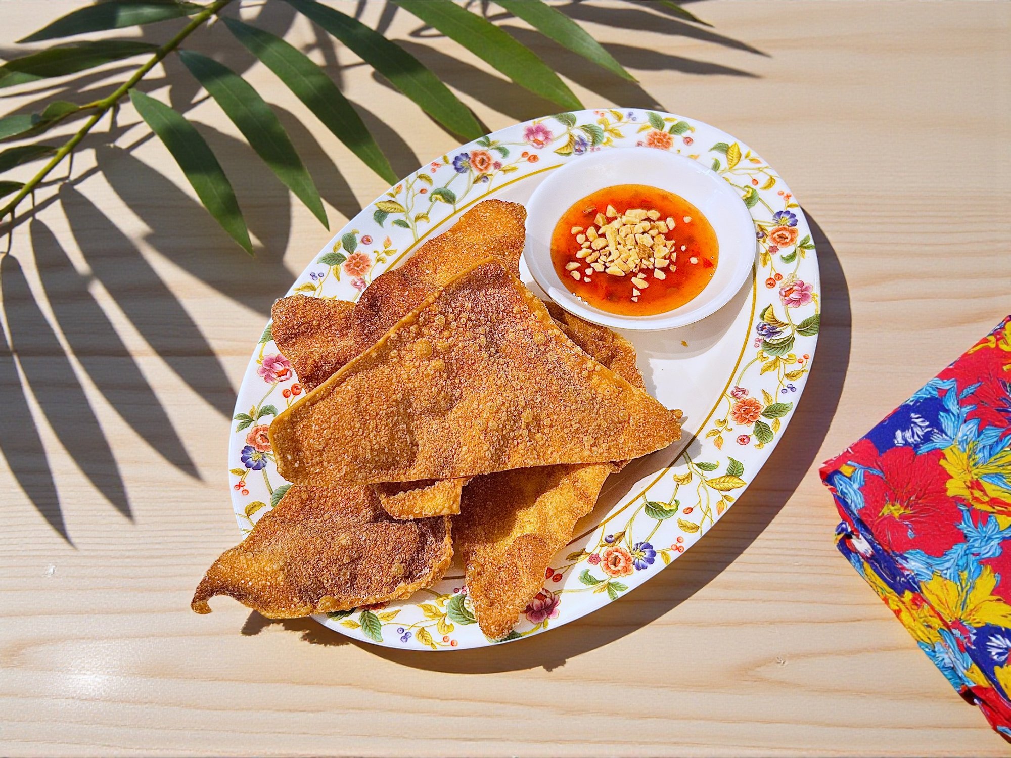 #4 Fried Wonton Chips เกี๊ยวทอด