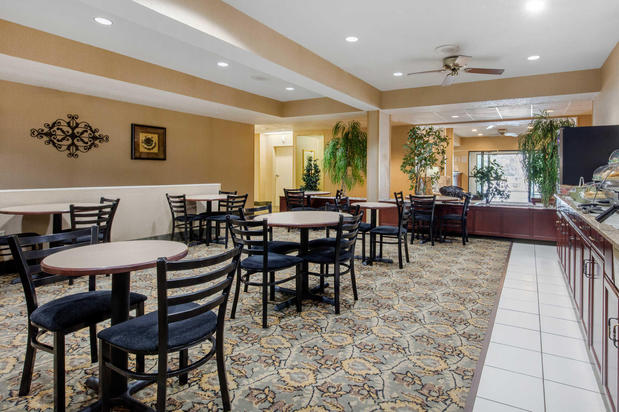 Images Quality Inn & Suites Benton - Draffenville