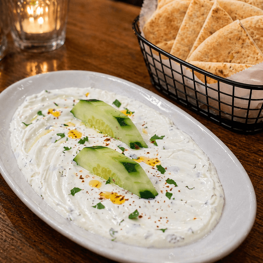 Creamy Yogurt Dip + 2 Pita