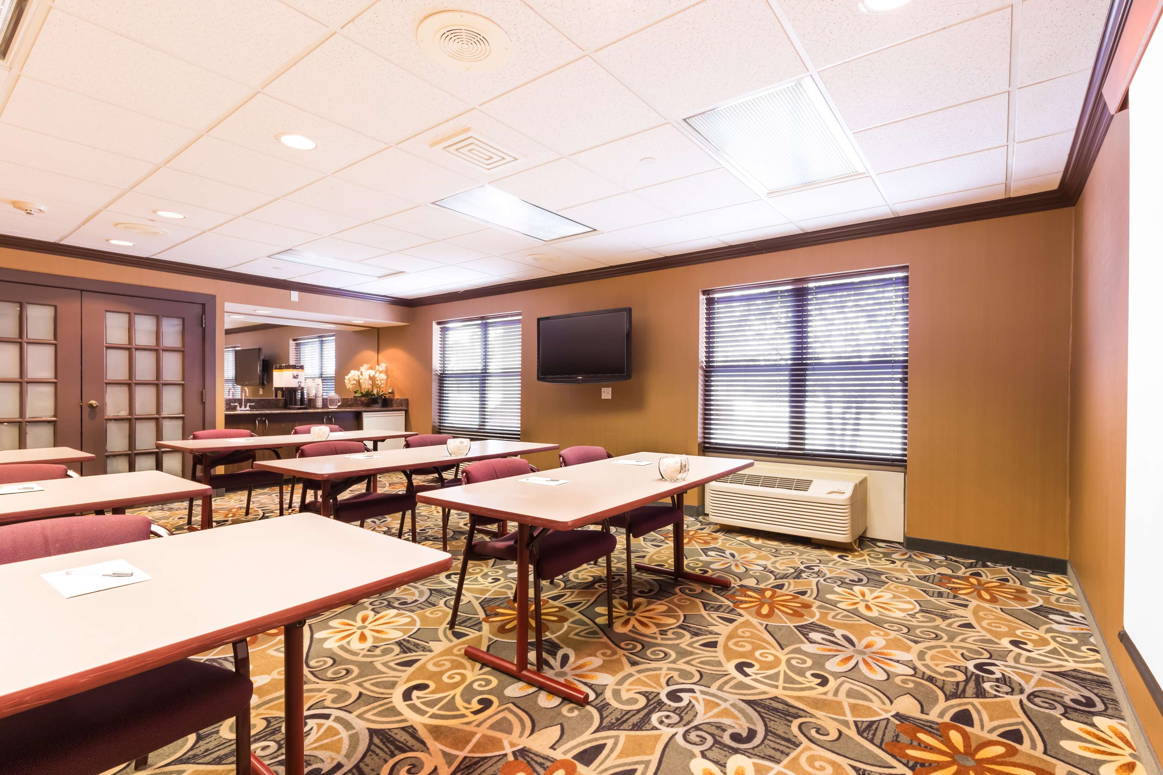 Hampton Inn & Suites Chicago/Hoffman Estates Photo