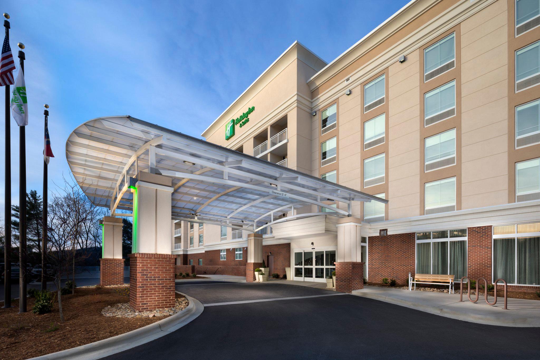 Holiday Inn & Suites Asheville-Biltmore Village Area Photo