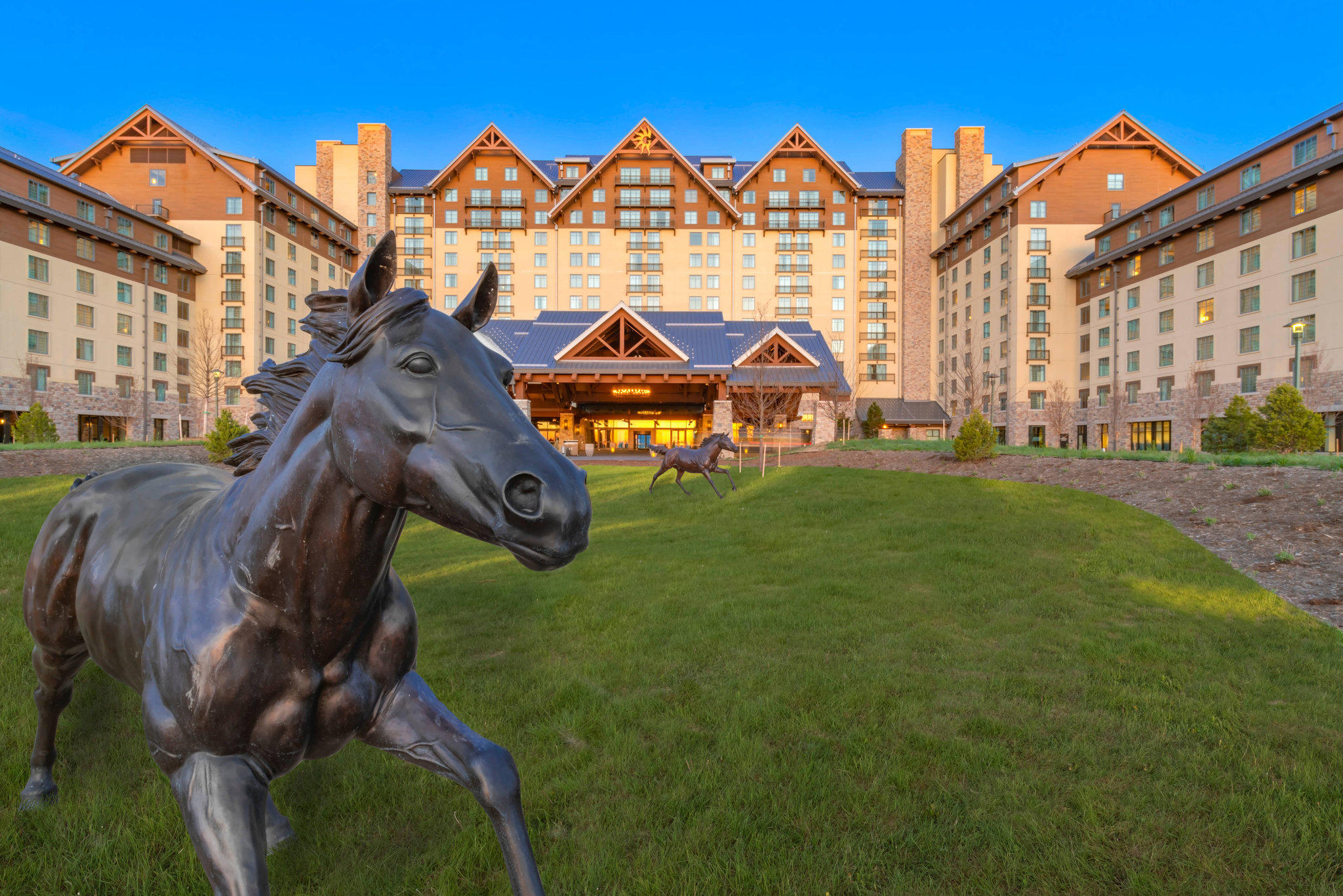 Gaylord Rockies Resort & Convention Center Photo