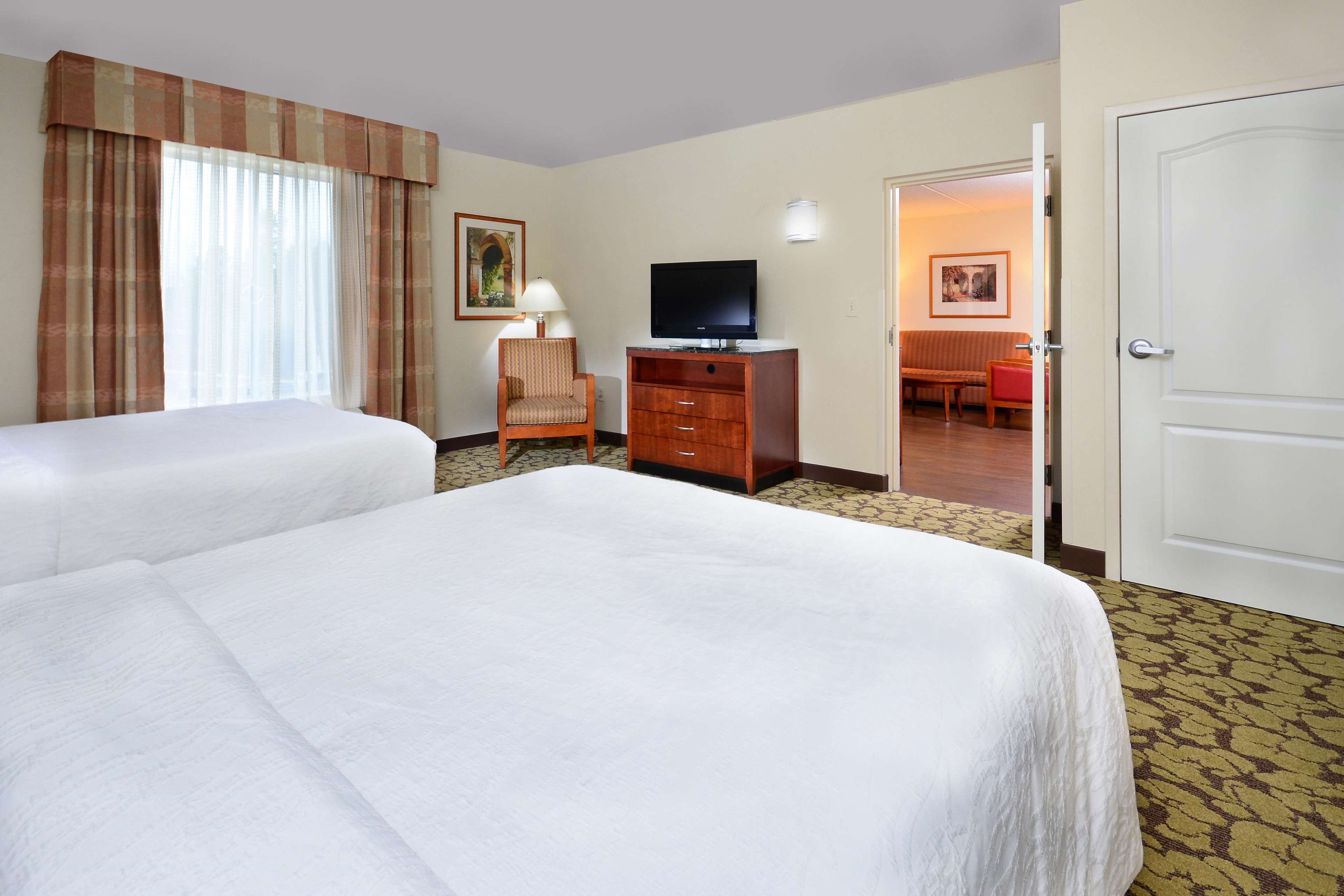 Hilton Garden Inn Raleigh Triangle Town Center Photo