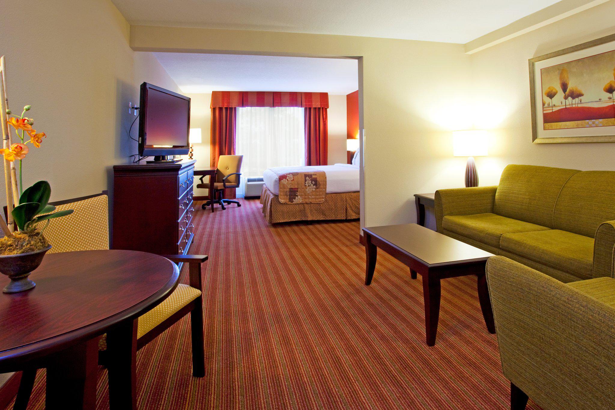 Holiday Inn & Suites Orange Park - Wells Rd. Photo