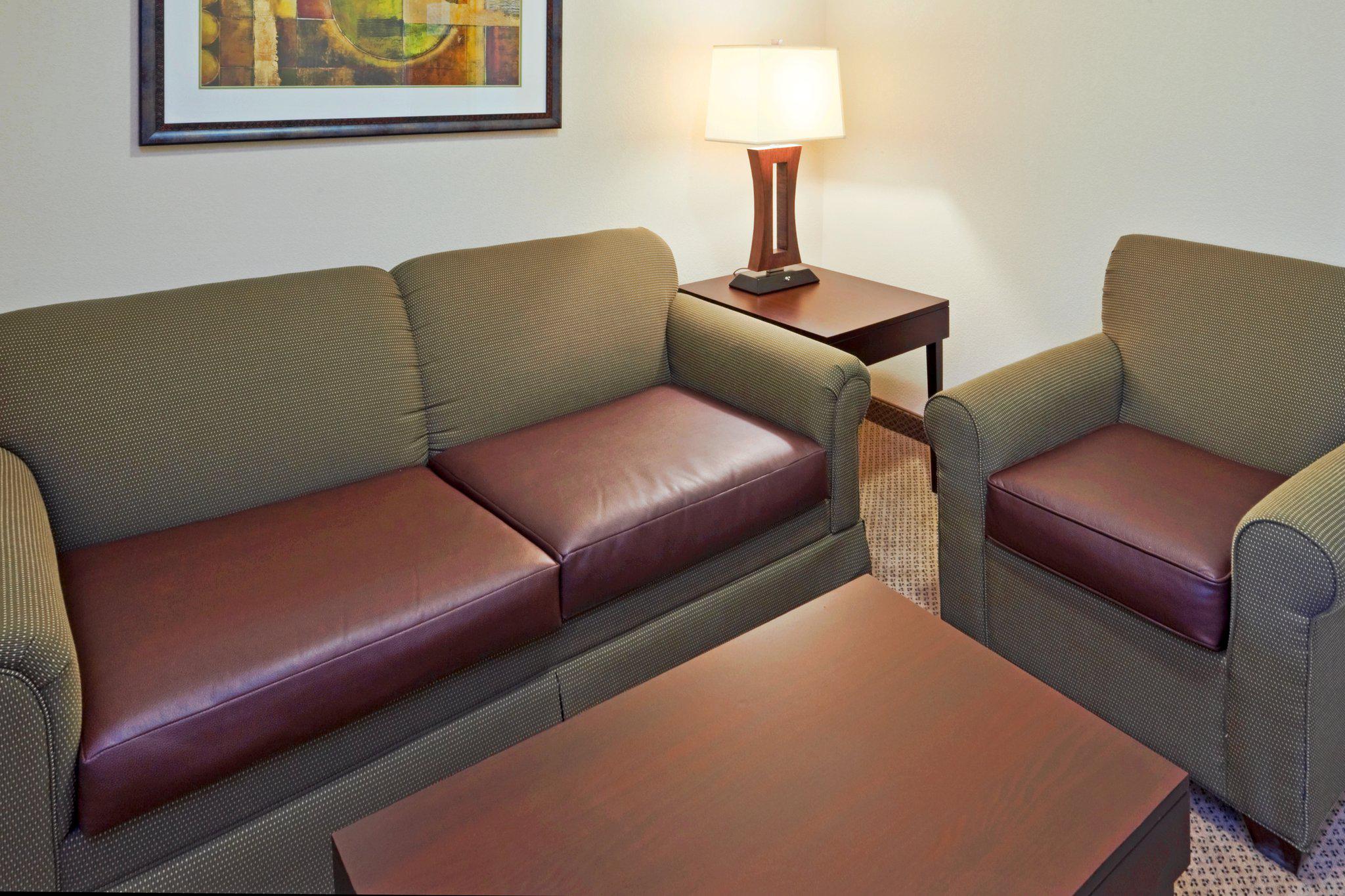 Holiday Inn & Suites Waco Northwest Photo