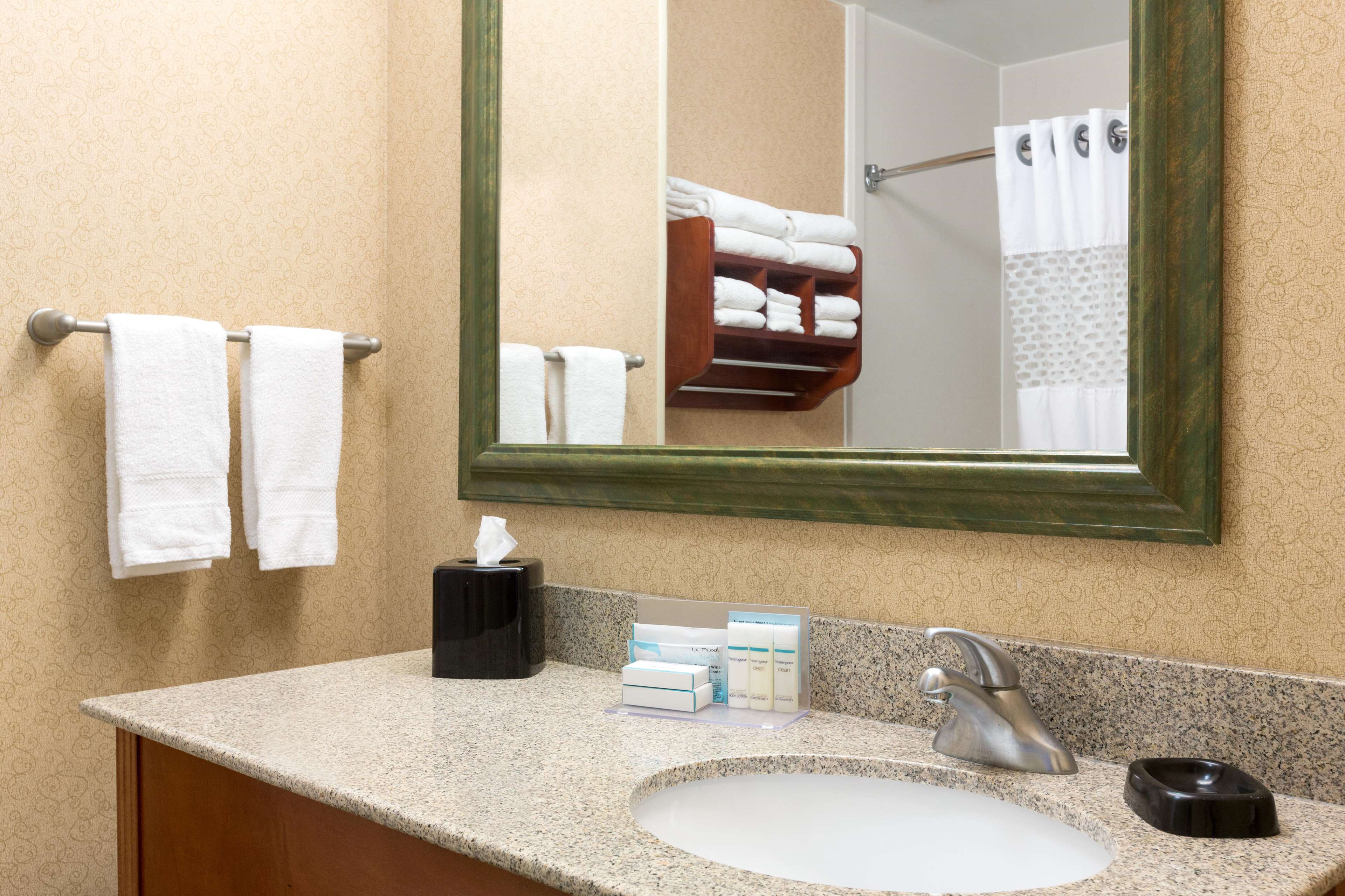 Hampton Inn Houston-Willowbrook Mall Photo