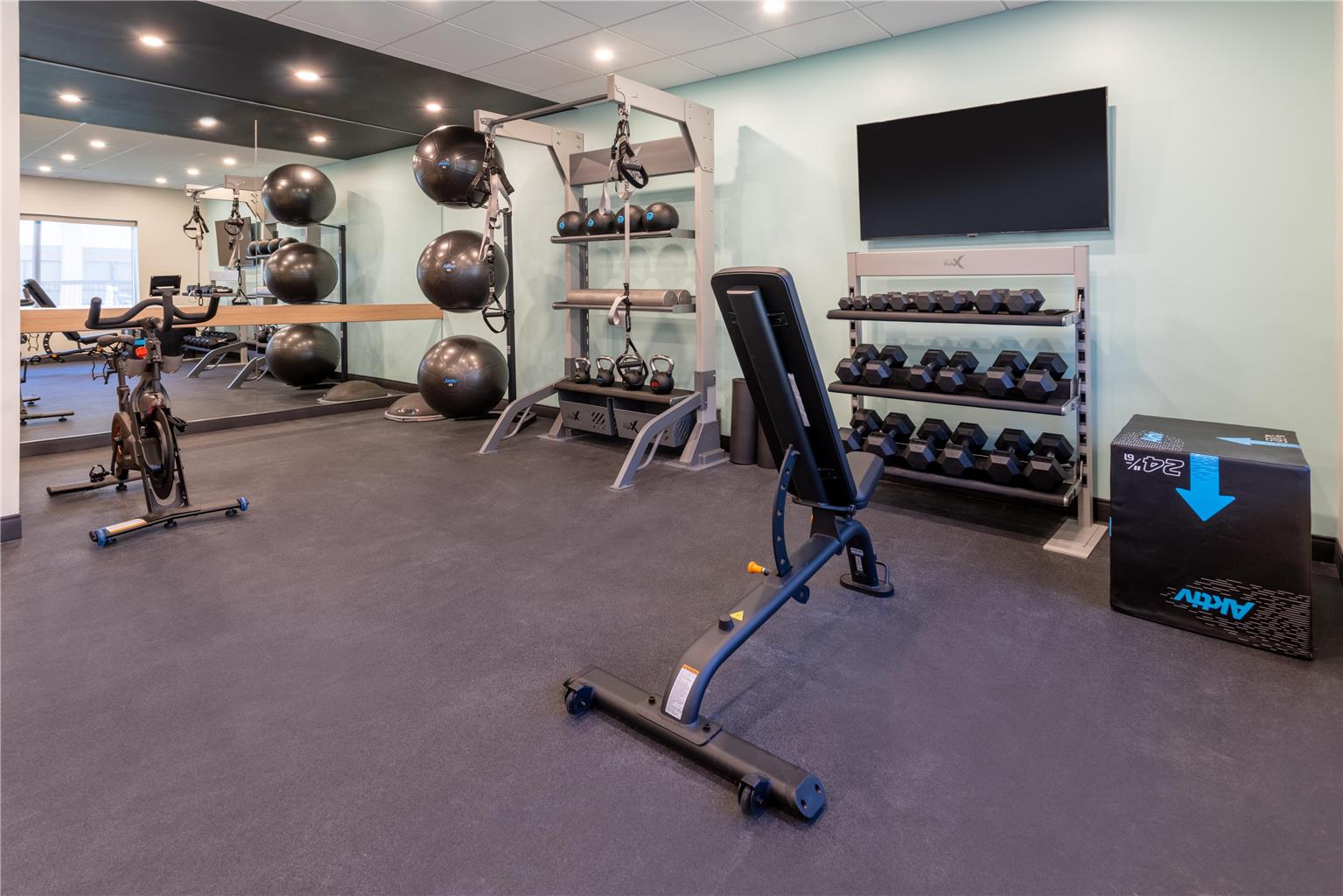 Tru by Hilton Commerce Image