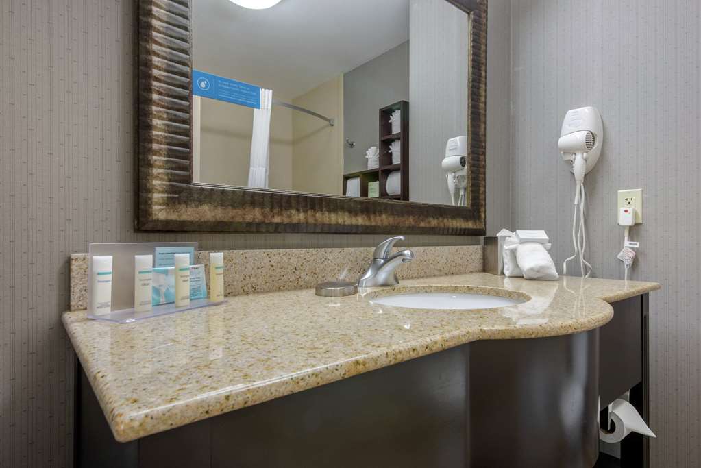 Hampton Inn Meadville Image