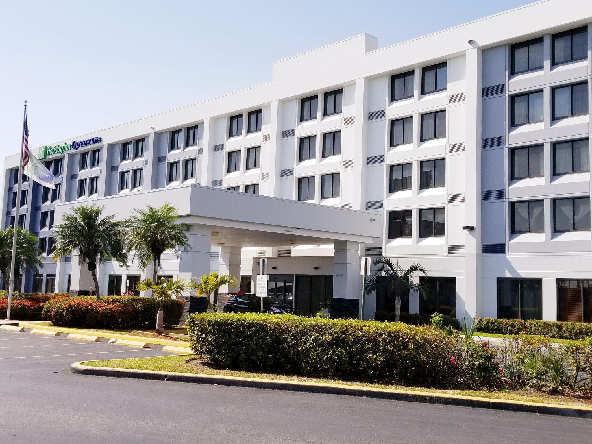 Holiday Inn Express & Suites Miami - Hialeah Photo