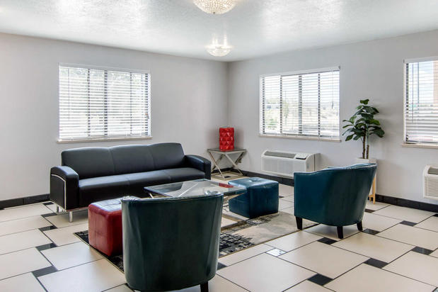 Images Quality Inn & Suites