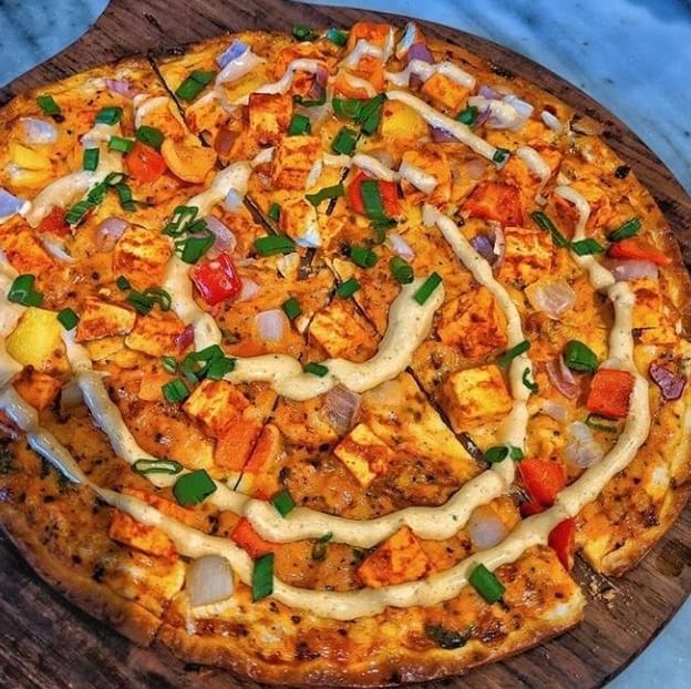 Flaming Paneer Pizza