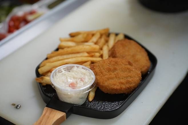 Crab cakes (2)