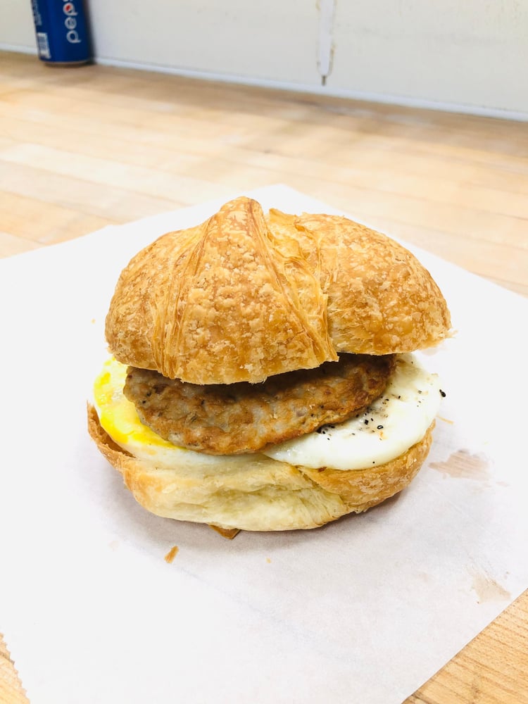 Croissant SW: Sausage & Egg