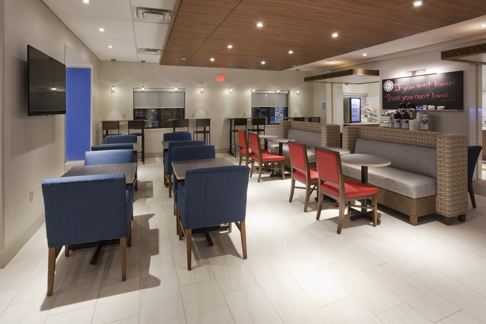 Holiday Inn Express Roseville-St. Paul by IHG Image