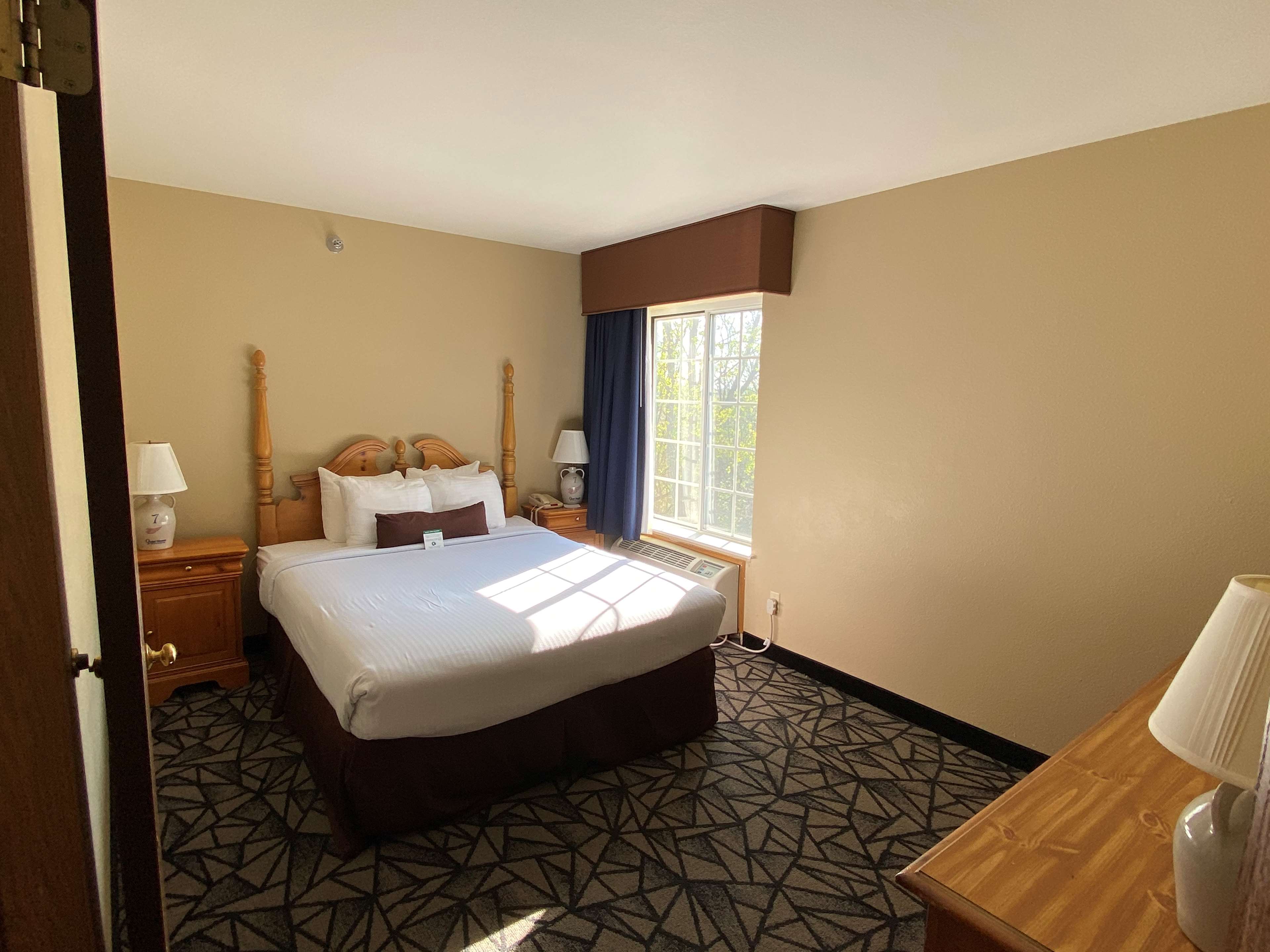 Best Western Galena Inn & Suites Galena, IL Company Profile