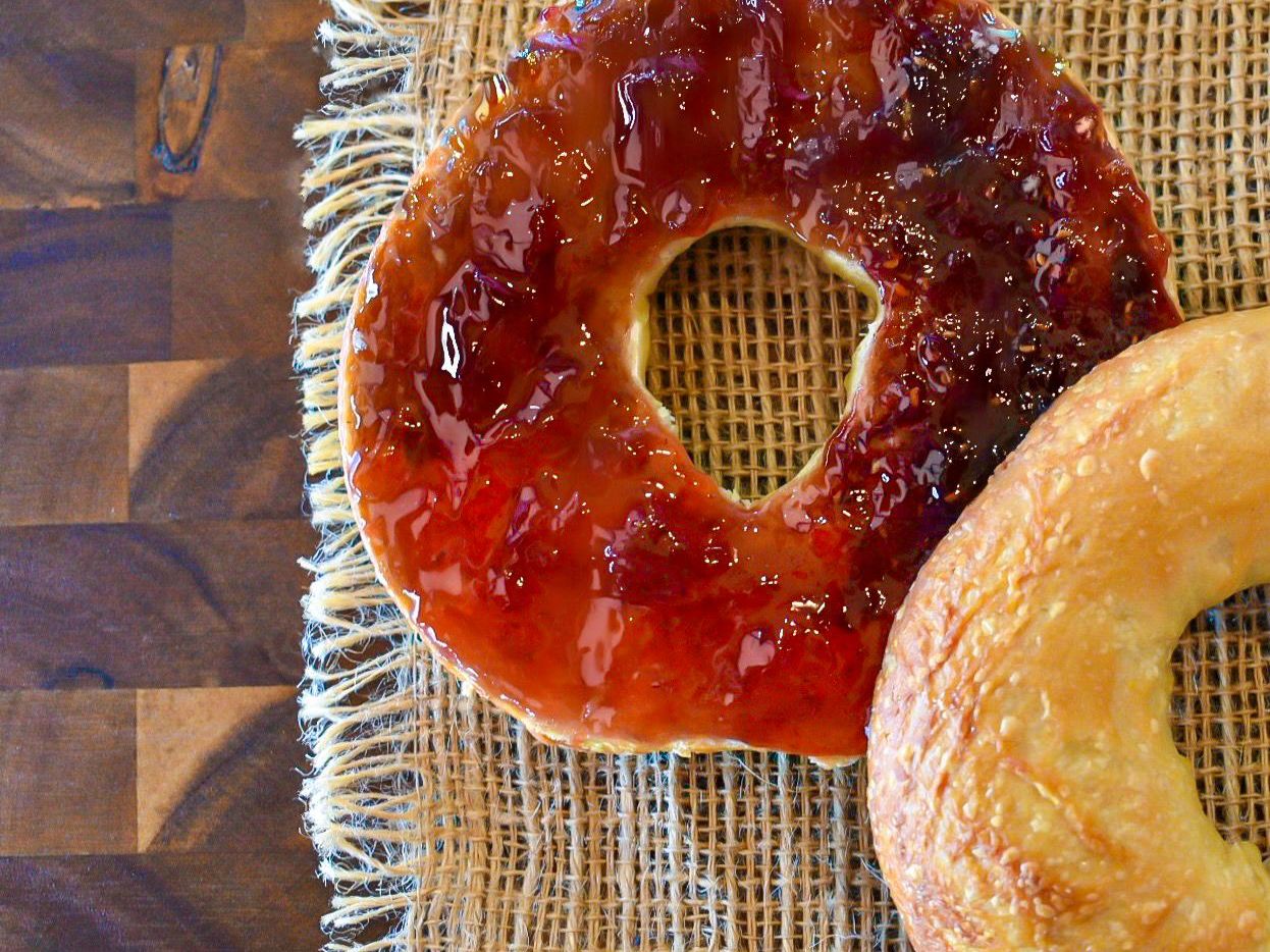 BAGEL W/BUTTER & JELLY