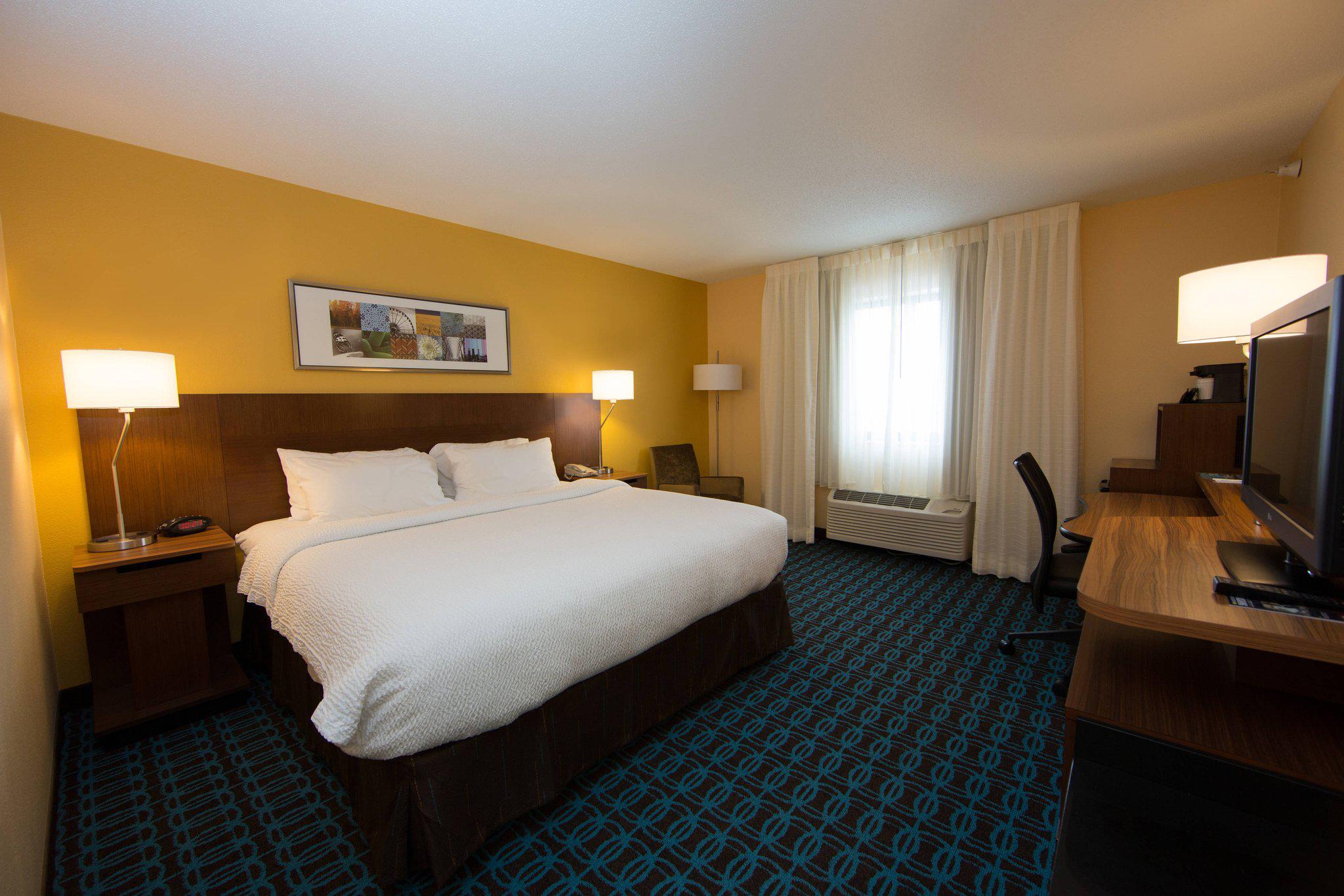 Fairfield Inn & Suites by Marriott Burlington Photo