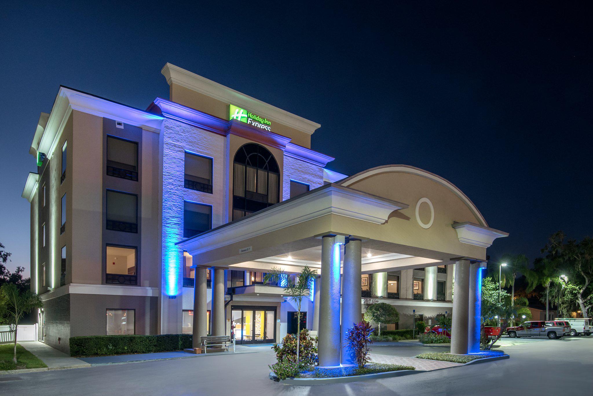 Holiday Inn Express & Suites Bartow Photo