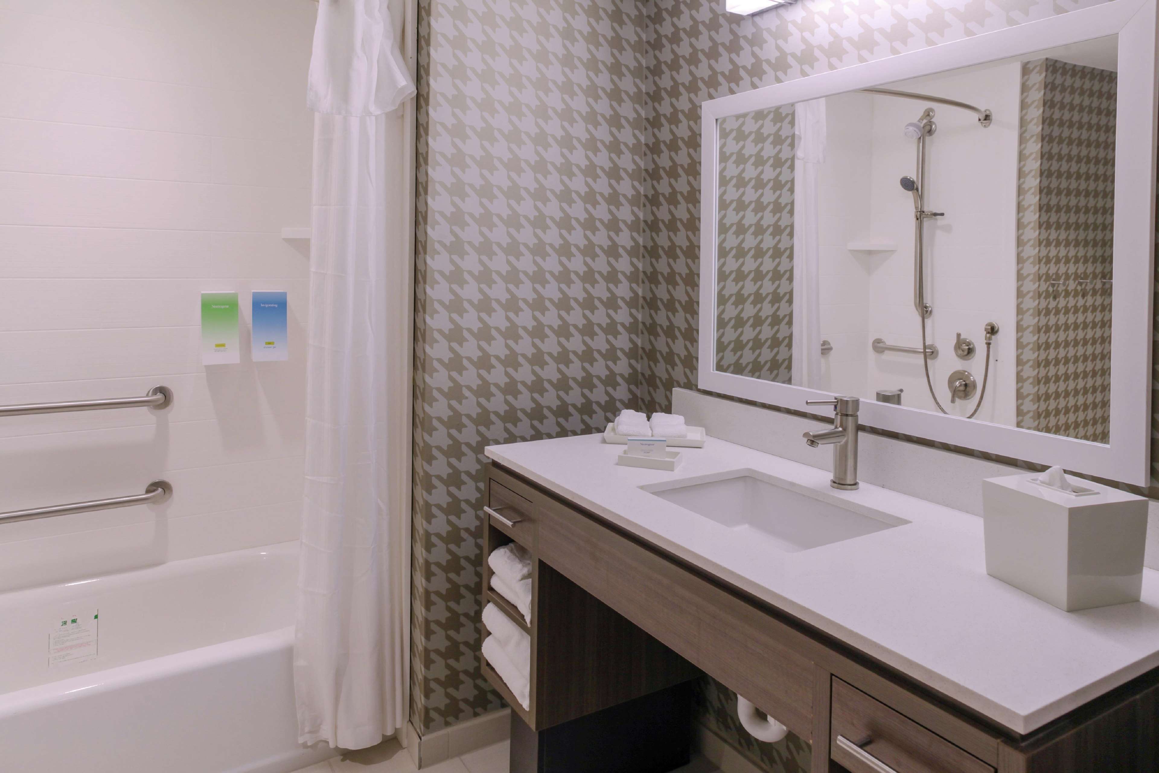 Home2 Suites by Hilton Louisville Airport Expo Center Photo