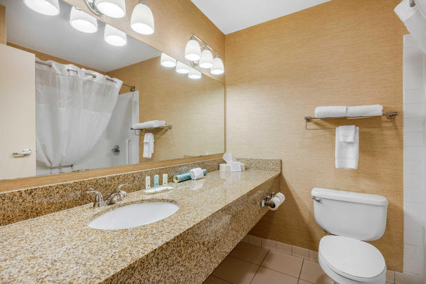 Images Quality Inn & Suites Benton - Draffenville