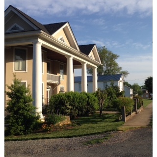 The Right Spot Consignment Shop Logo